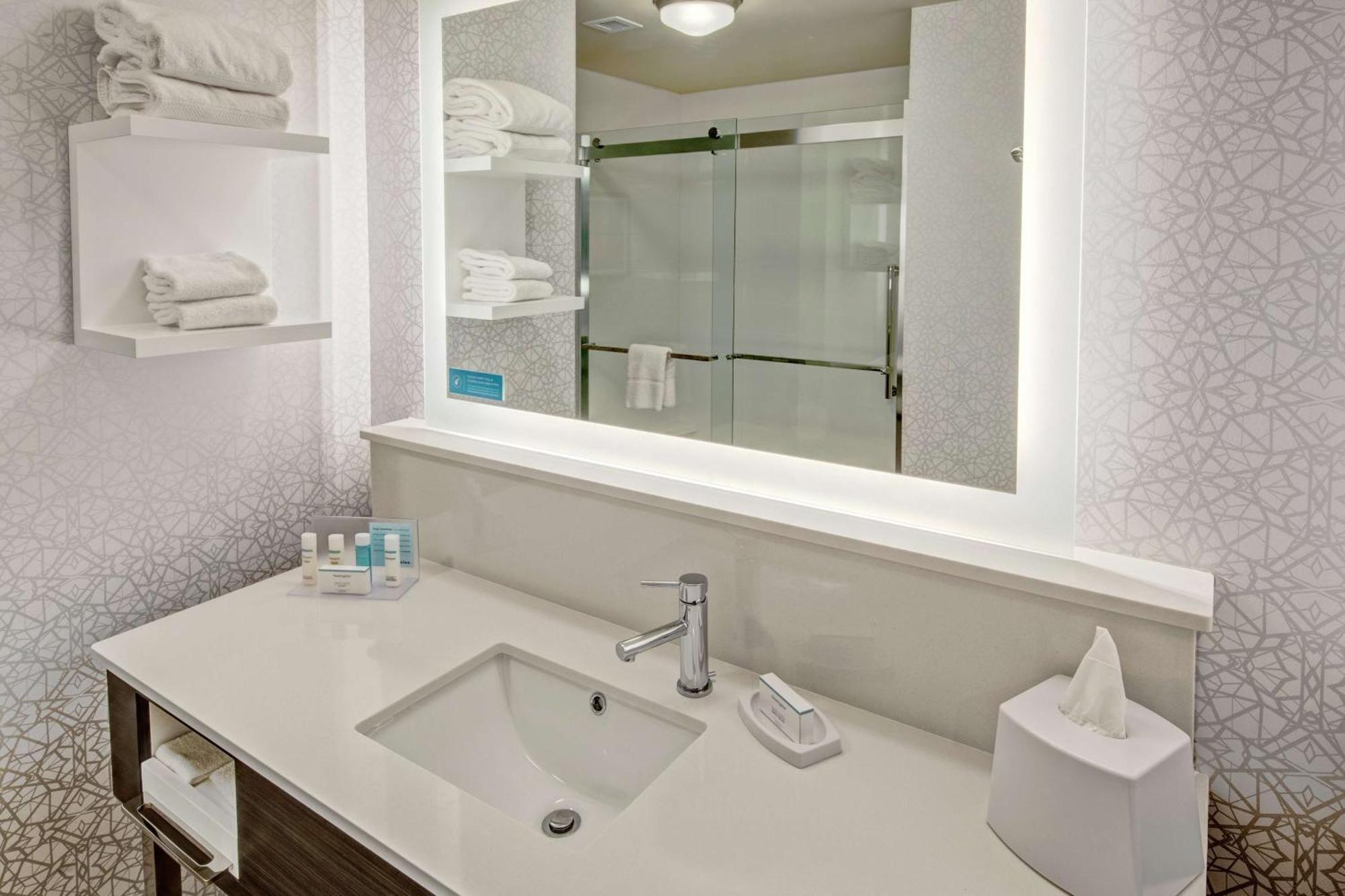 Hampton Inn Fresno Airport Buitenkant foto