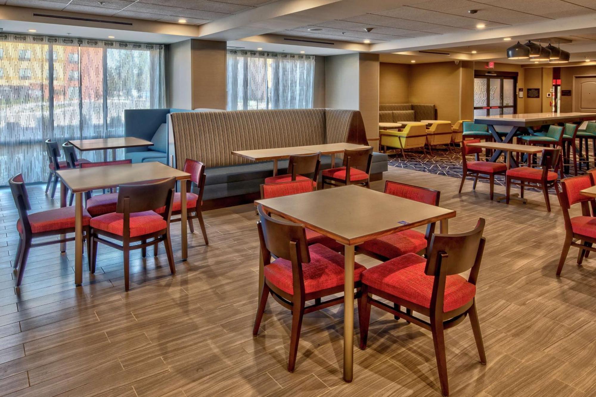 Hampton Inn Fresno Airport Buitenkant foto