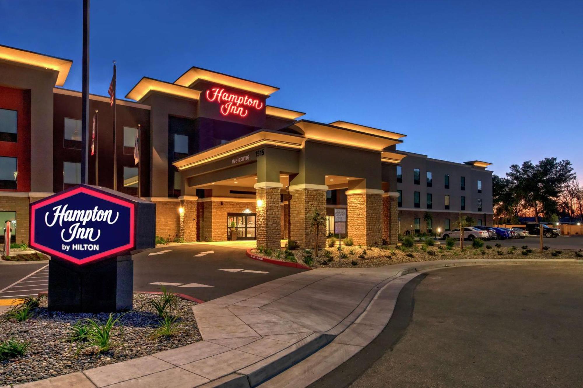Hampton Inn Fresno Airport Buitenkant foto